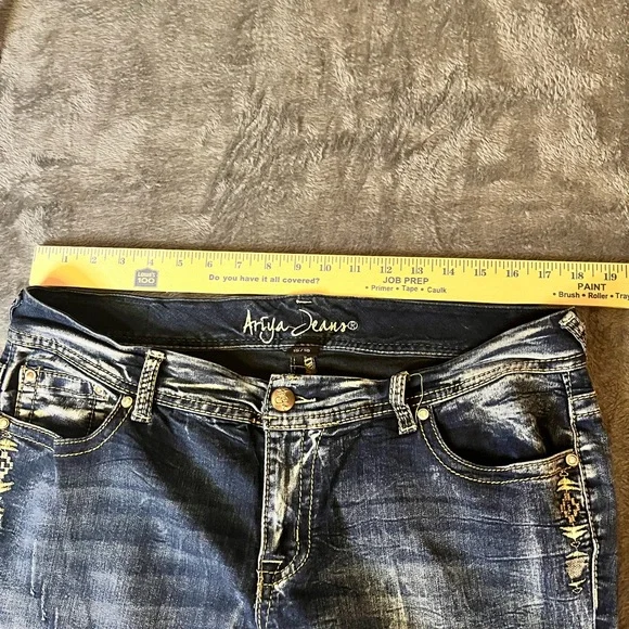 Ariya Distressed Blue Jeans WithSequins and Designs. Size 15/16 - Picture 9 of 10